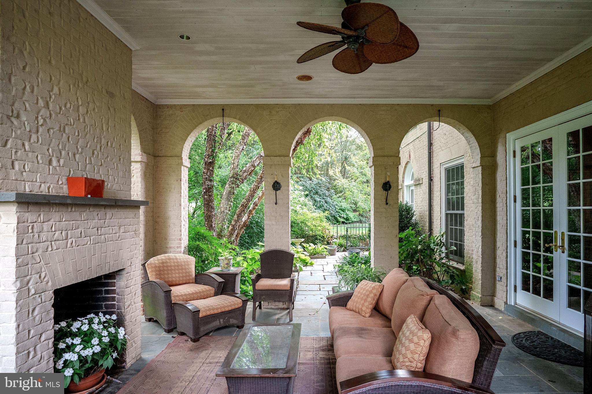 SCHOOL LANE HILLS - Residential