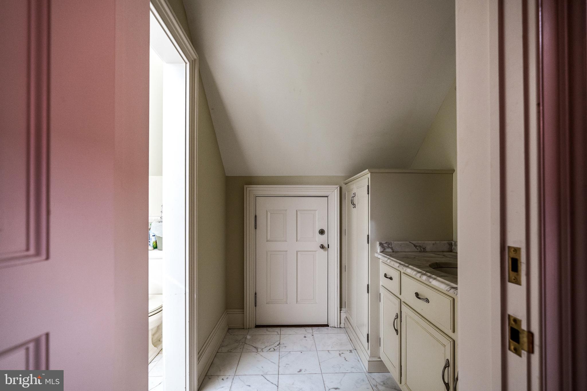 SCHOOL LANE HILLS - Residential