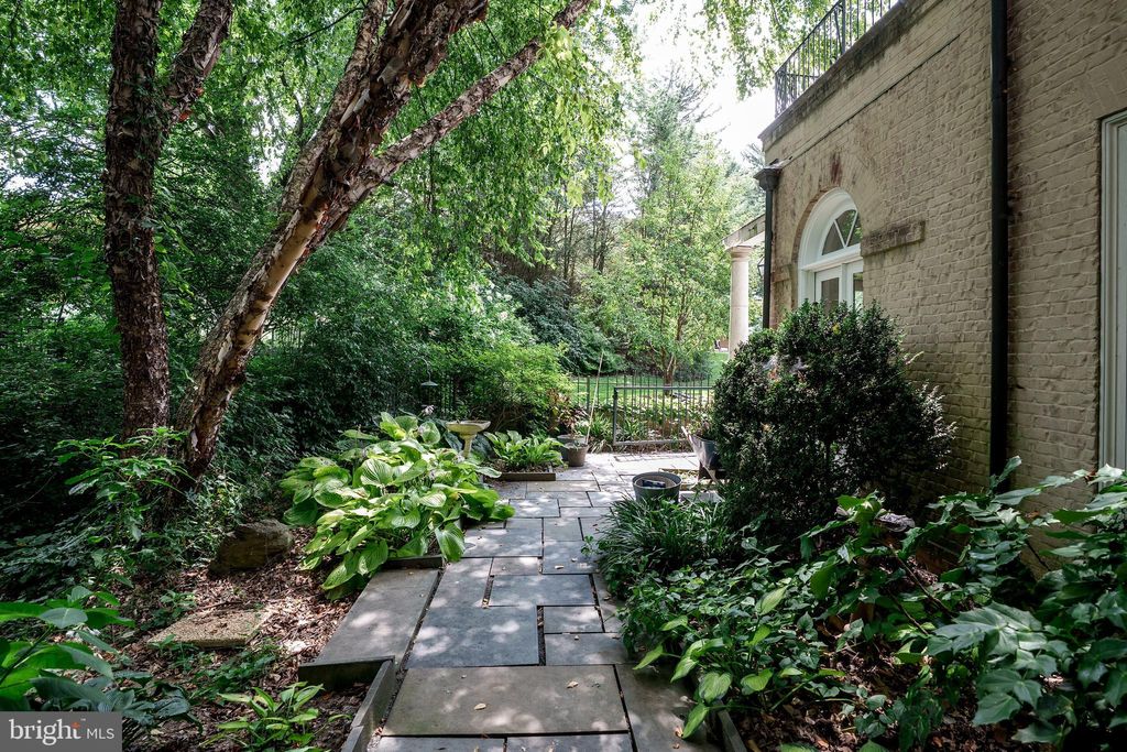 Photo of 177 River Drive, LANCASTER, PA 17603 (MLS # PALA2076360)