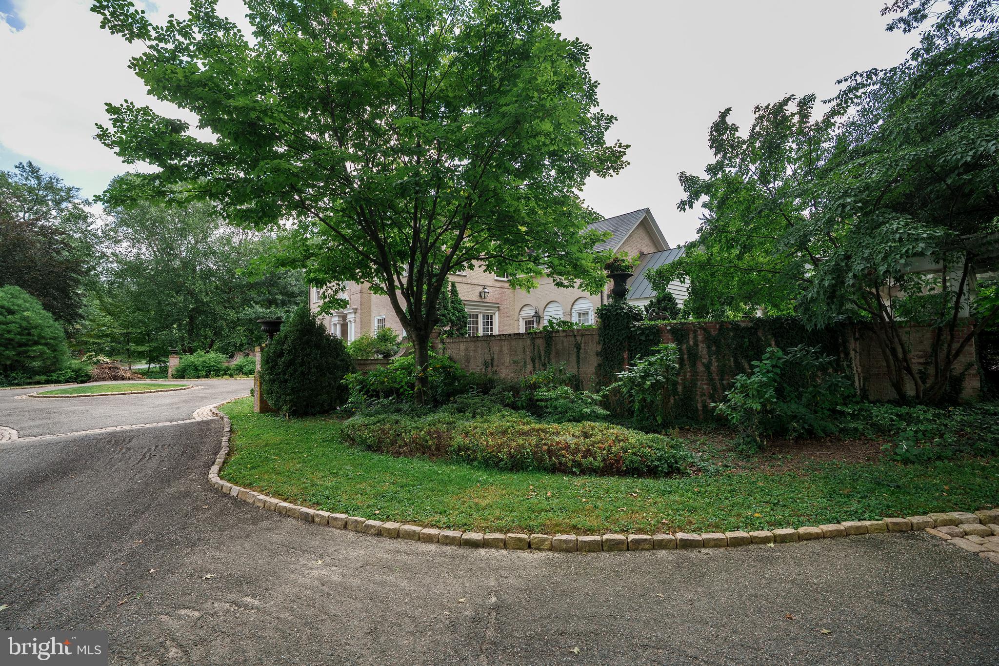 SCHOOL LANE HILLS - Residential