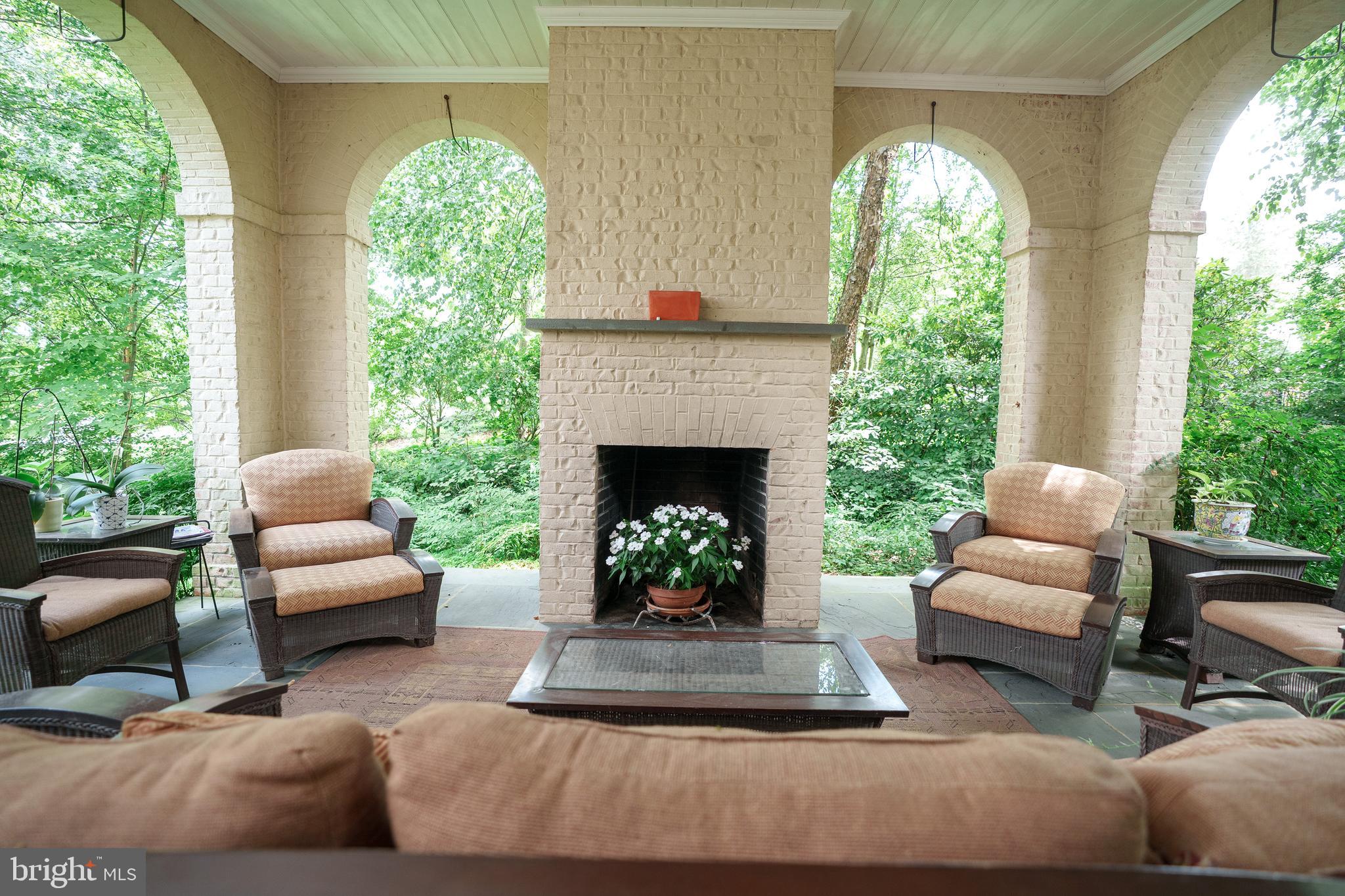 SCHOOL LANE HILLS - Residential