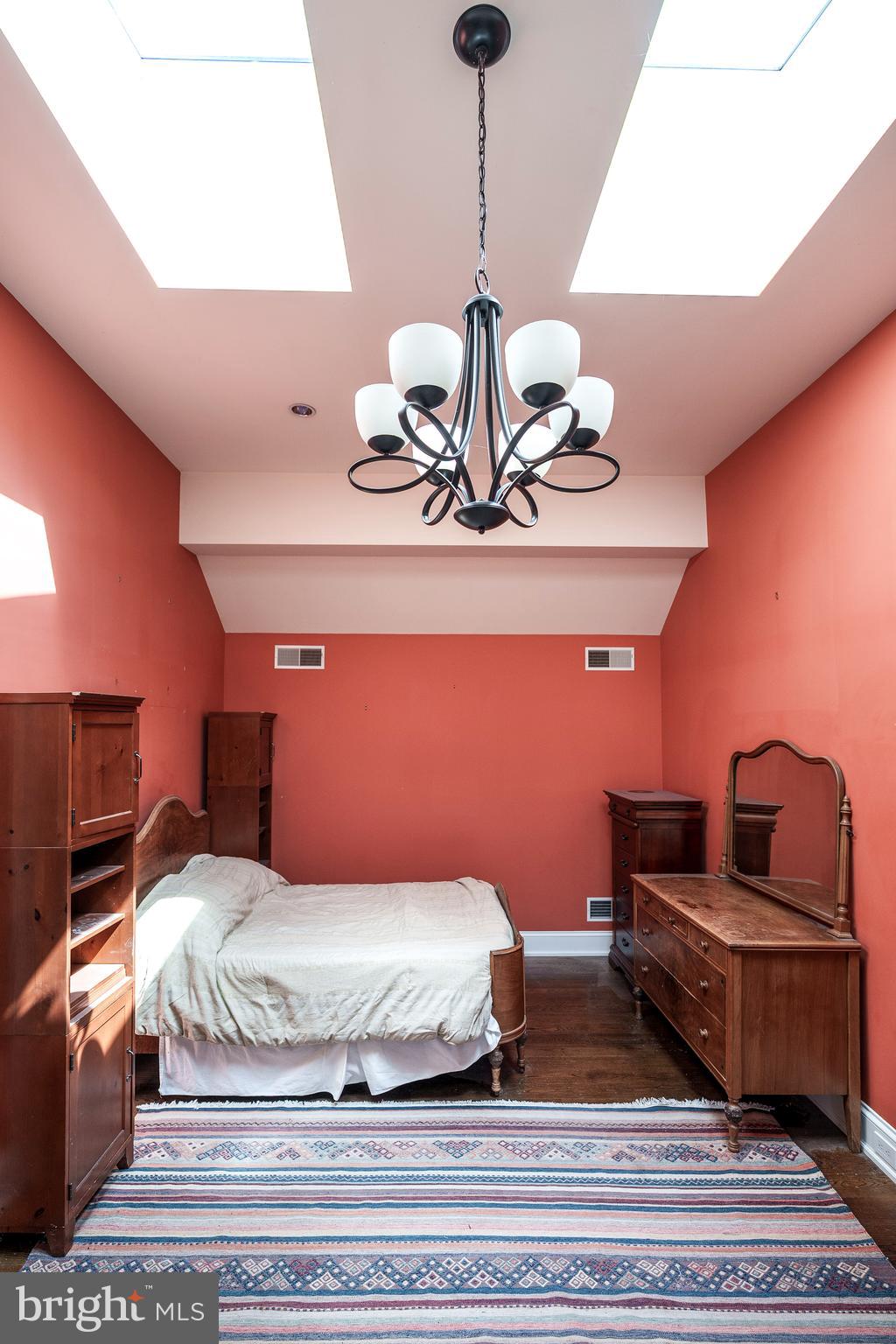 SCHOOL LANE HILLS - Residential