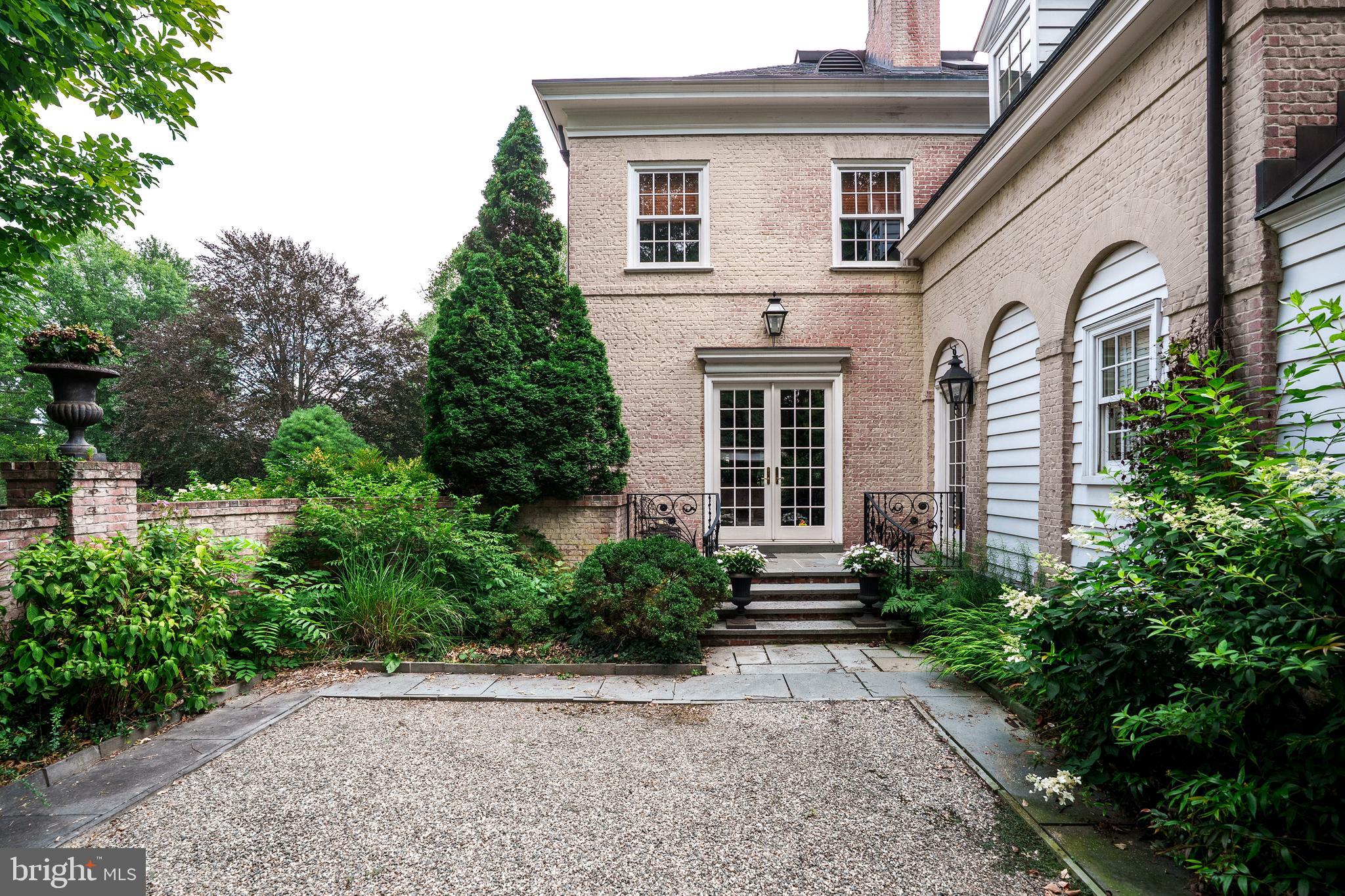 SCHOOL LANE HILLS - Residential