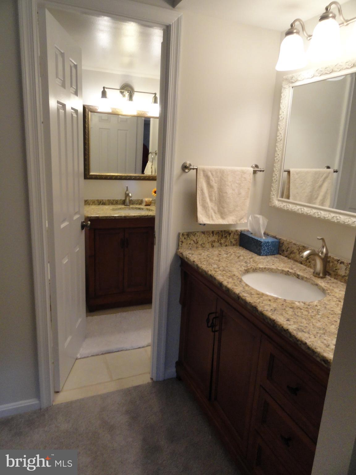 LAKESIDE PLAZA - Residential Lease