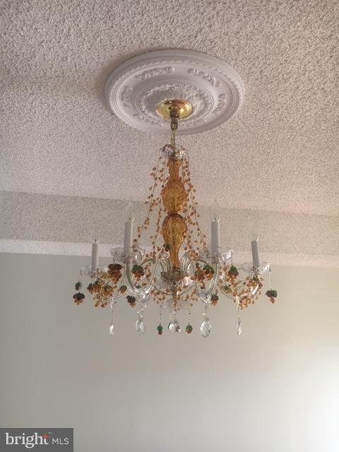 LAKESIDE PLAZA - Residential Lease