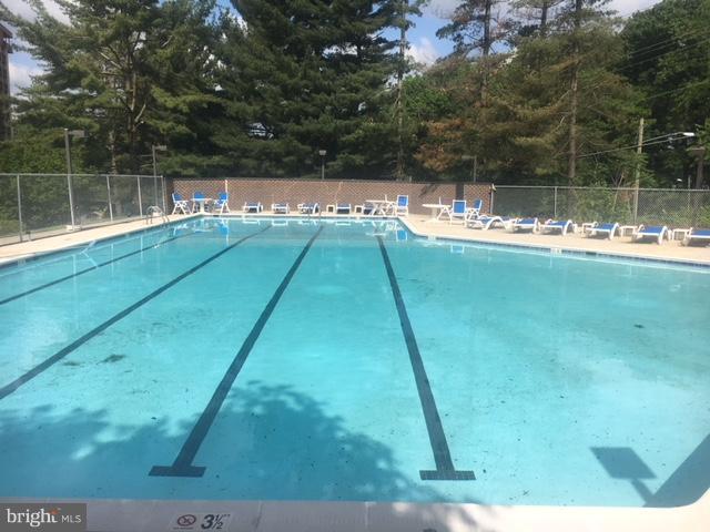 LAKESIDE PLAZA - Residential Lease