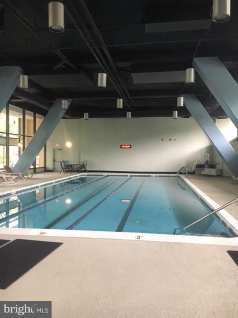 LAKESIDE PLAZA - Residential Lease