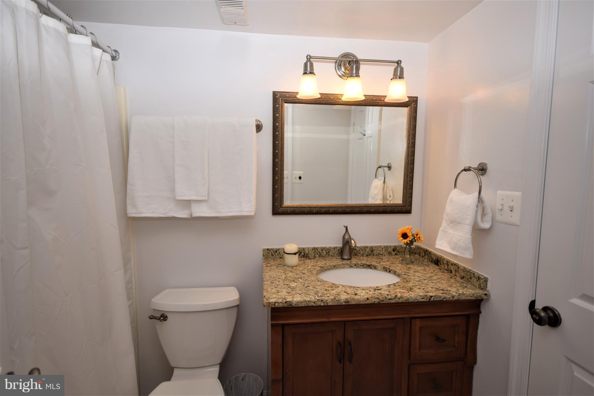 LAKESIDE PLAZA - Residential Lease