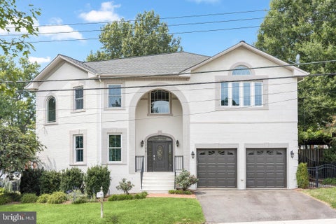 Photo of 1706 N Randolph Street, ARLINGTON, VA 22207 (MLS # VAAR2073344)