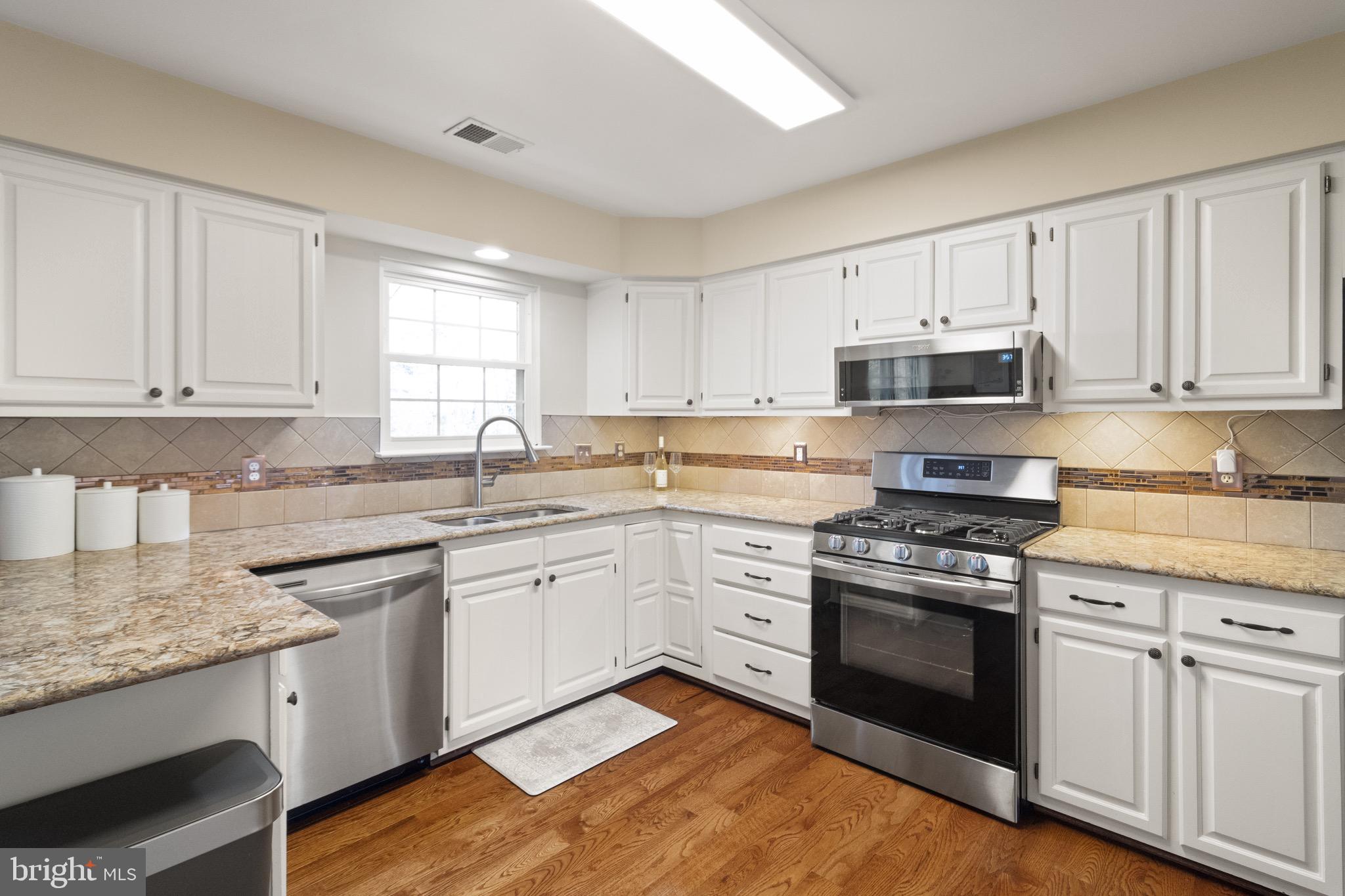 GREEN RIDGE COZZOS - Residential