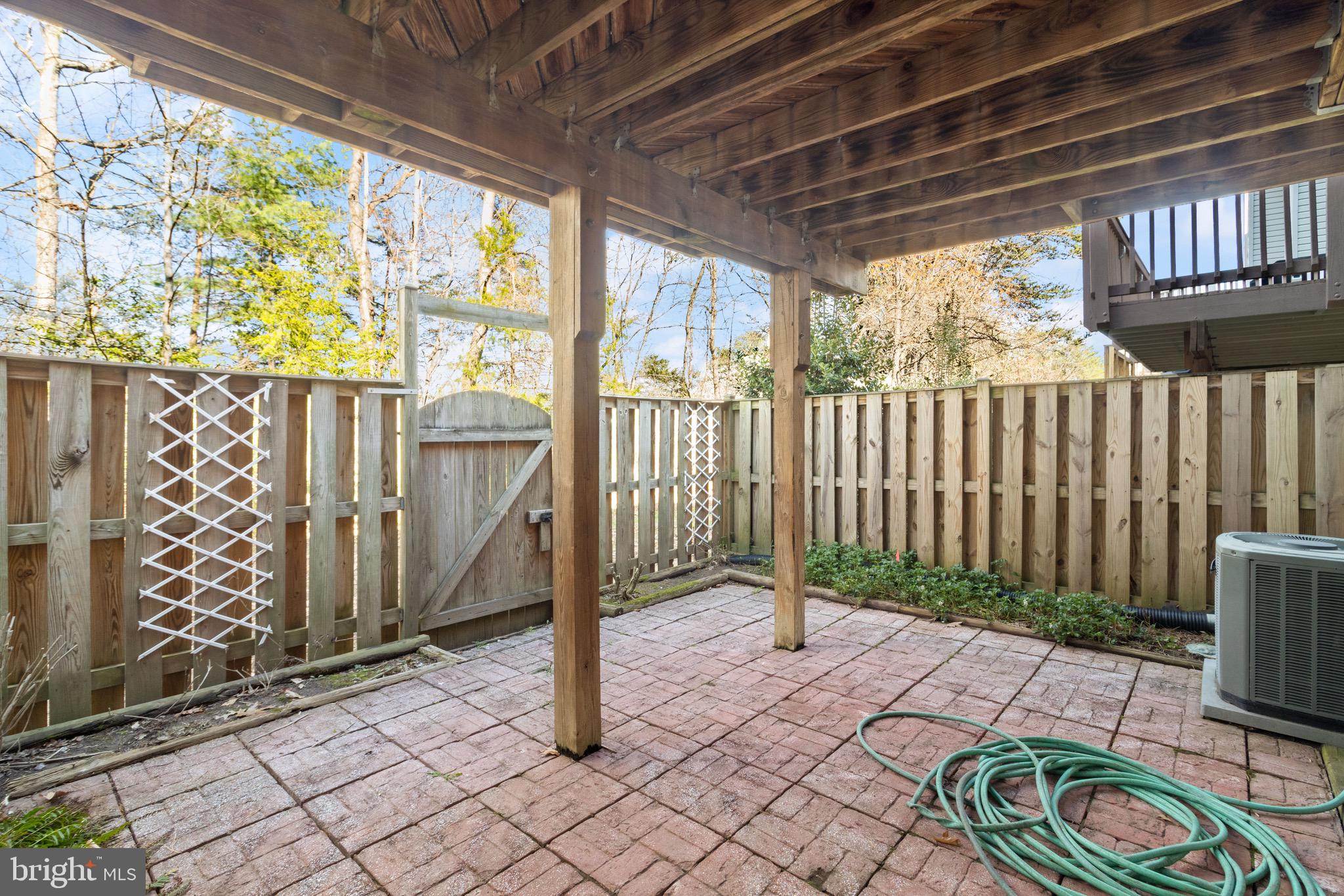 GREEN RIDGE COZZOS - Residential