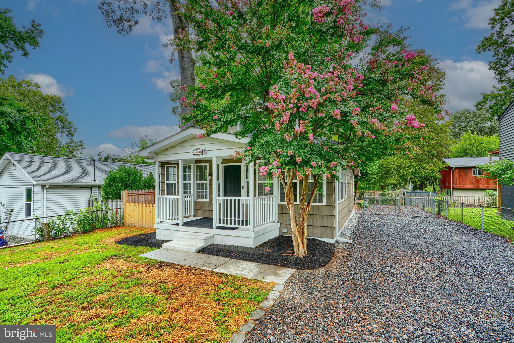 391 LAUREL TRAIL