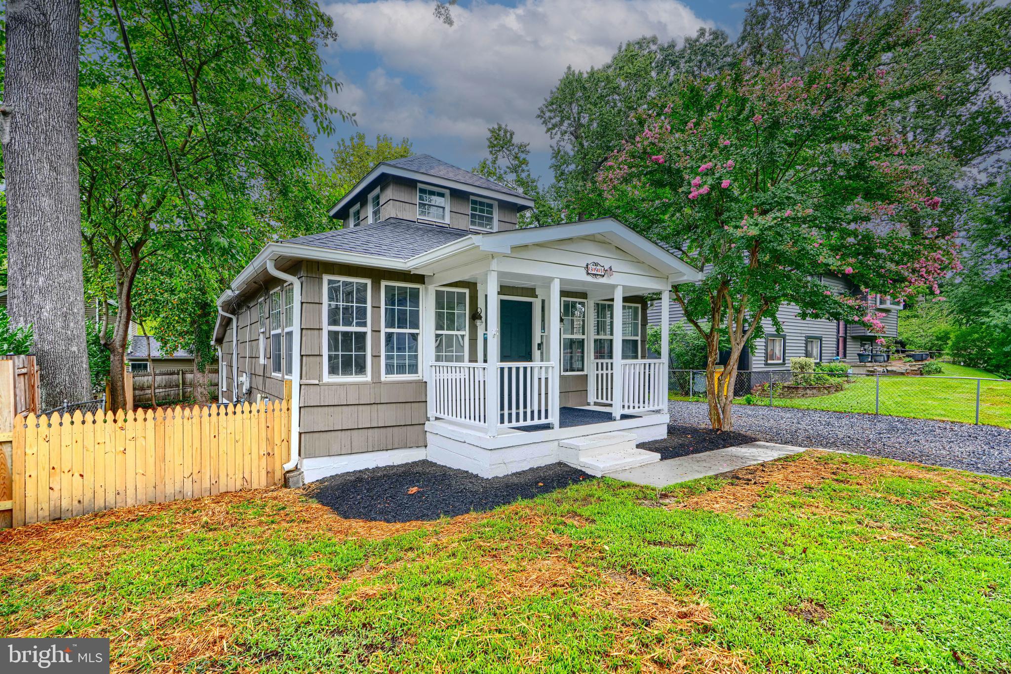 391 LAUREL TRAIL
