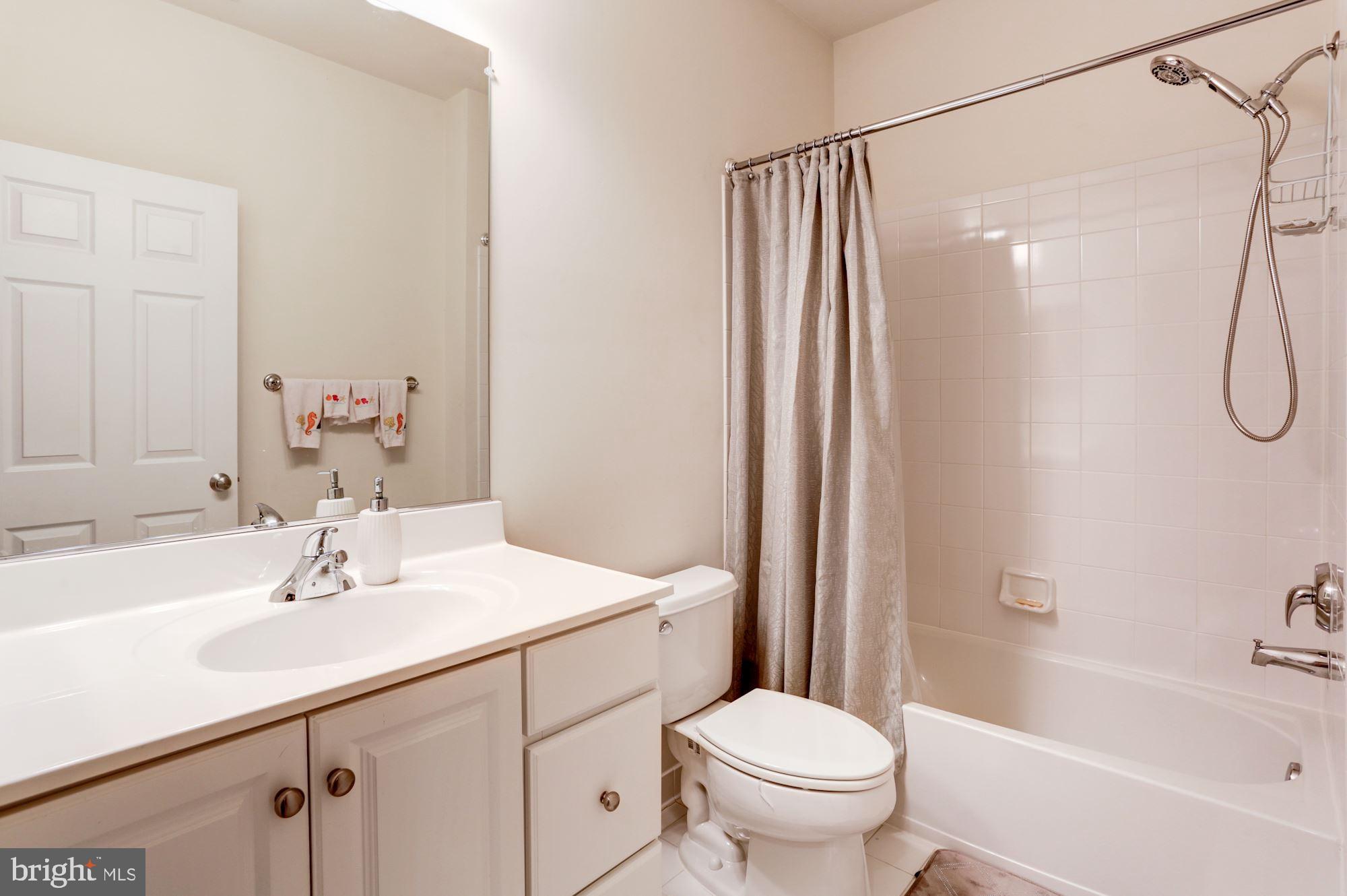 FORTNIGHTLY SQUARE - Residential