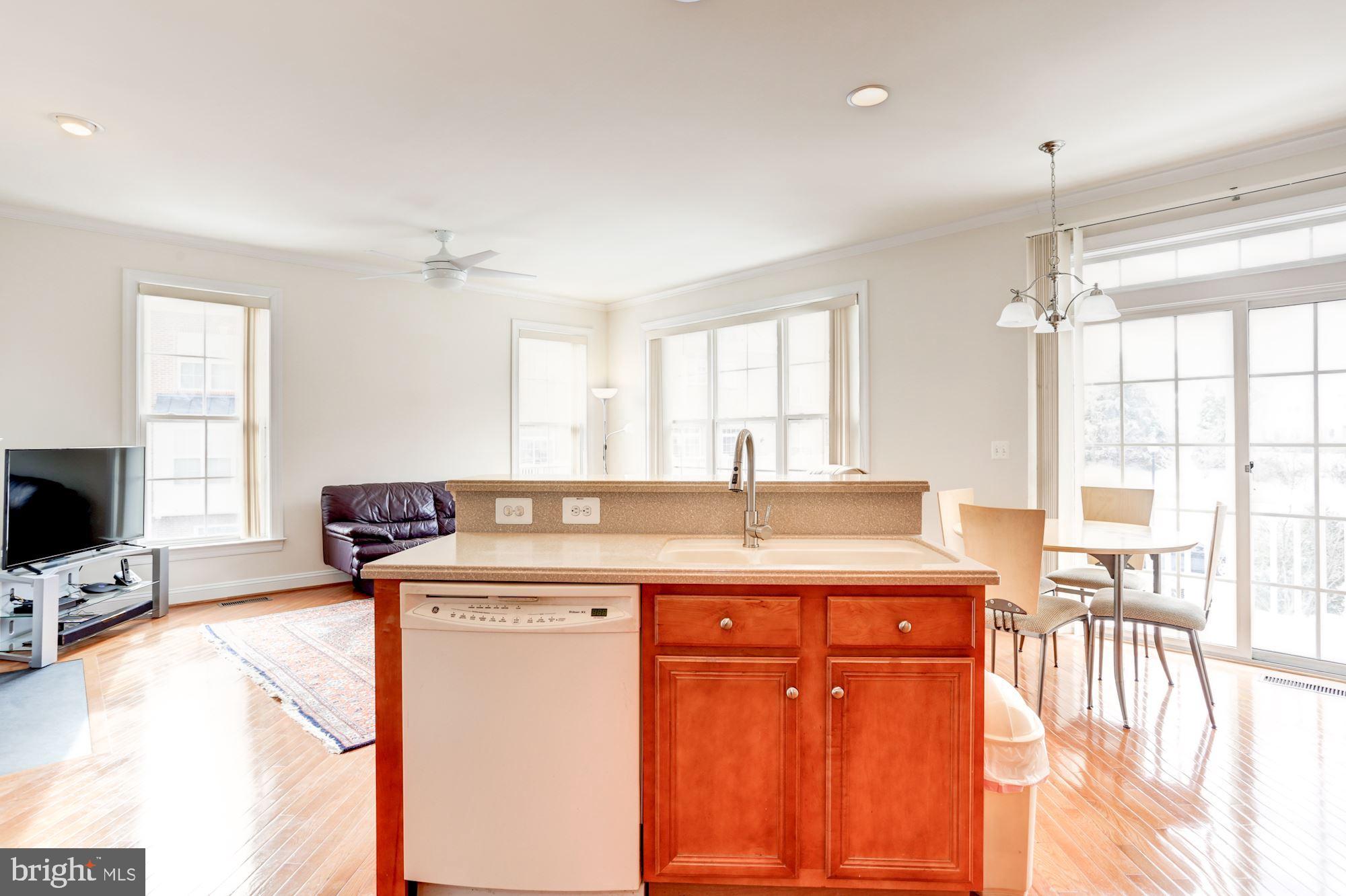 FORTNIGHTLY SQUARE - Residential