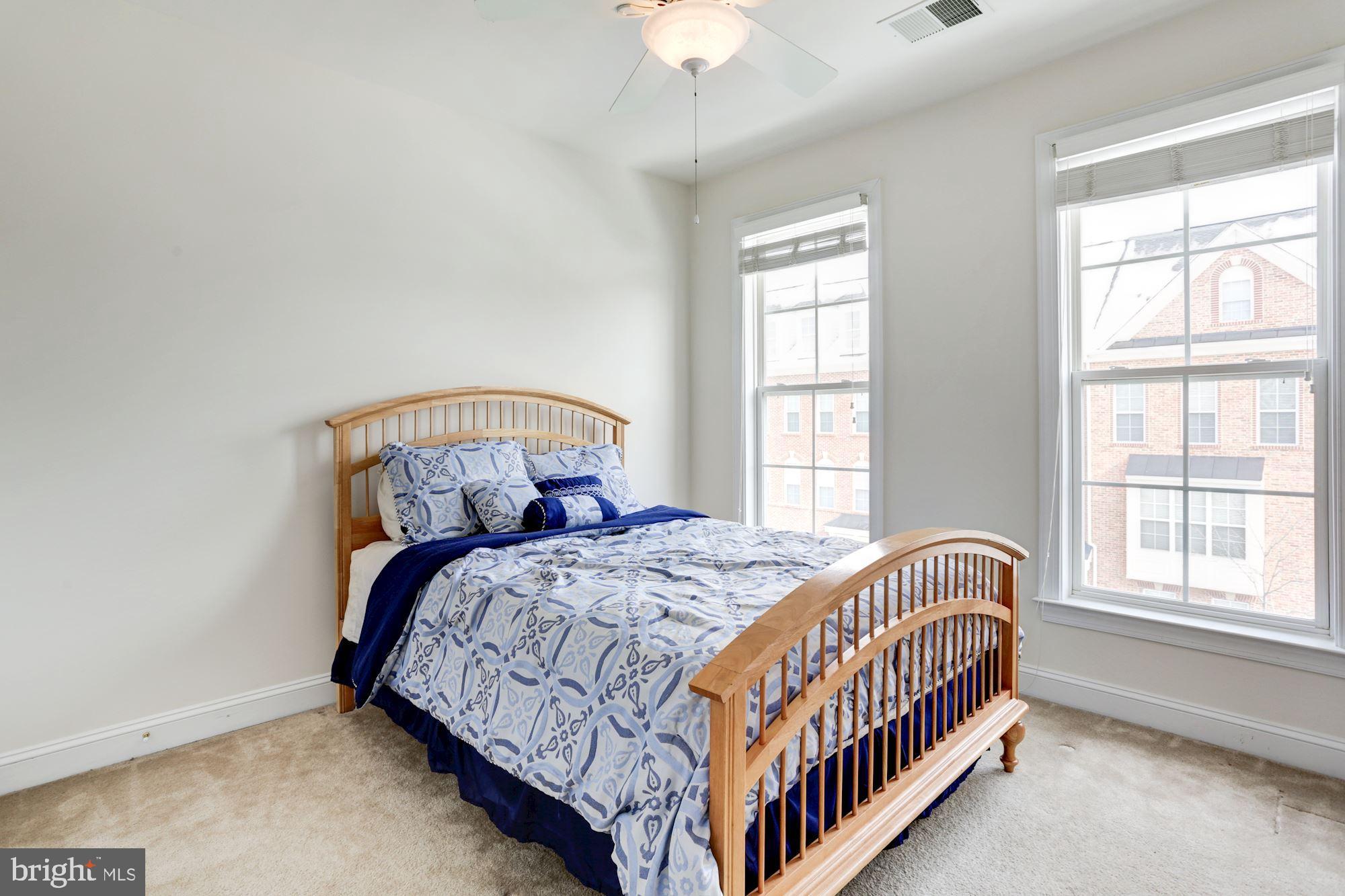 FORTNIGHTLY SQUARE - Residential