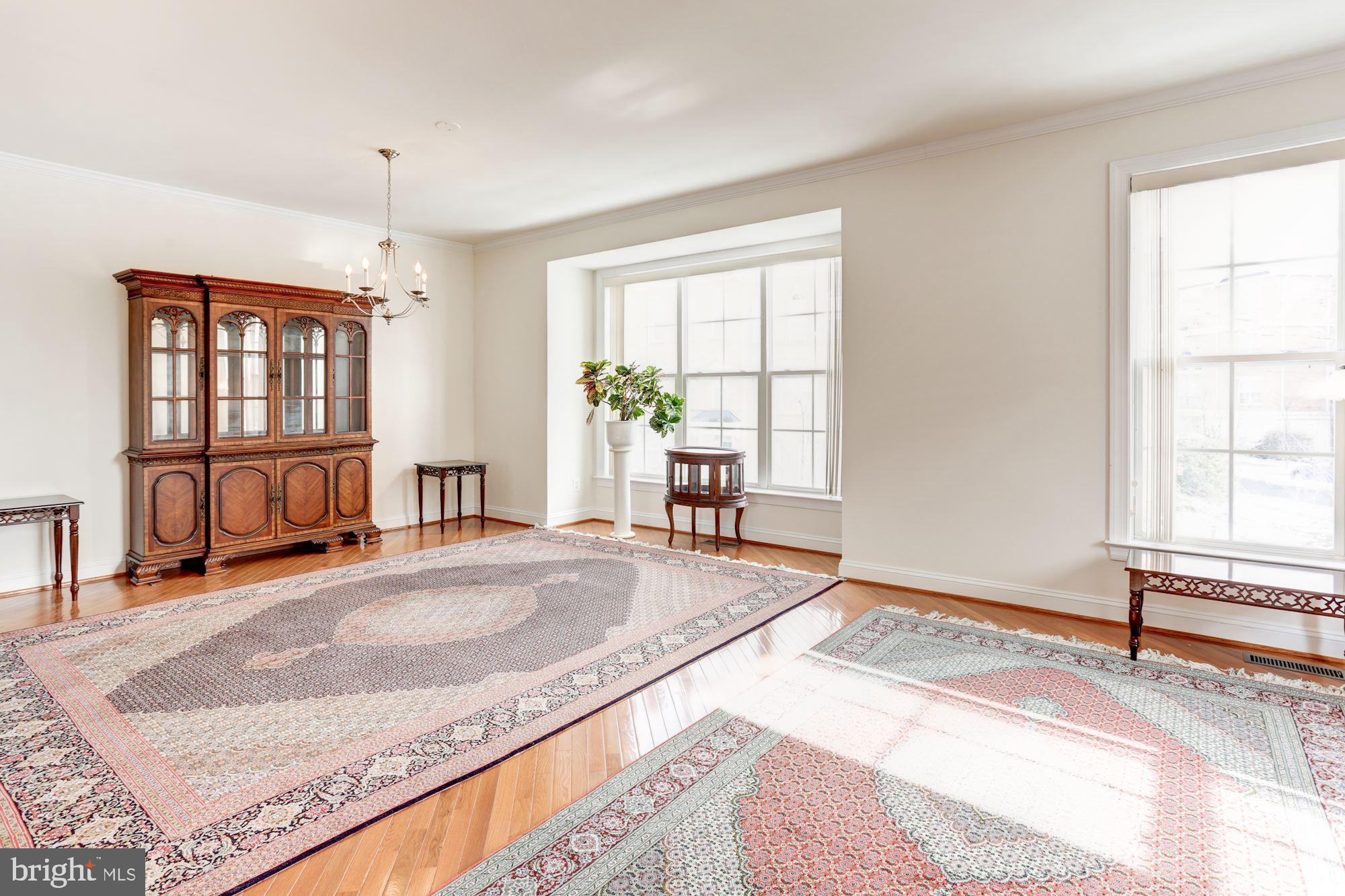 FORTNIGHTLY SQUARE - Residential