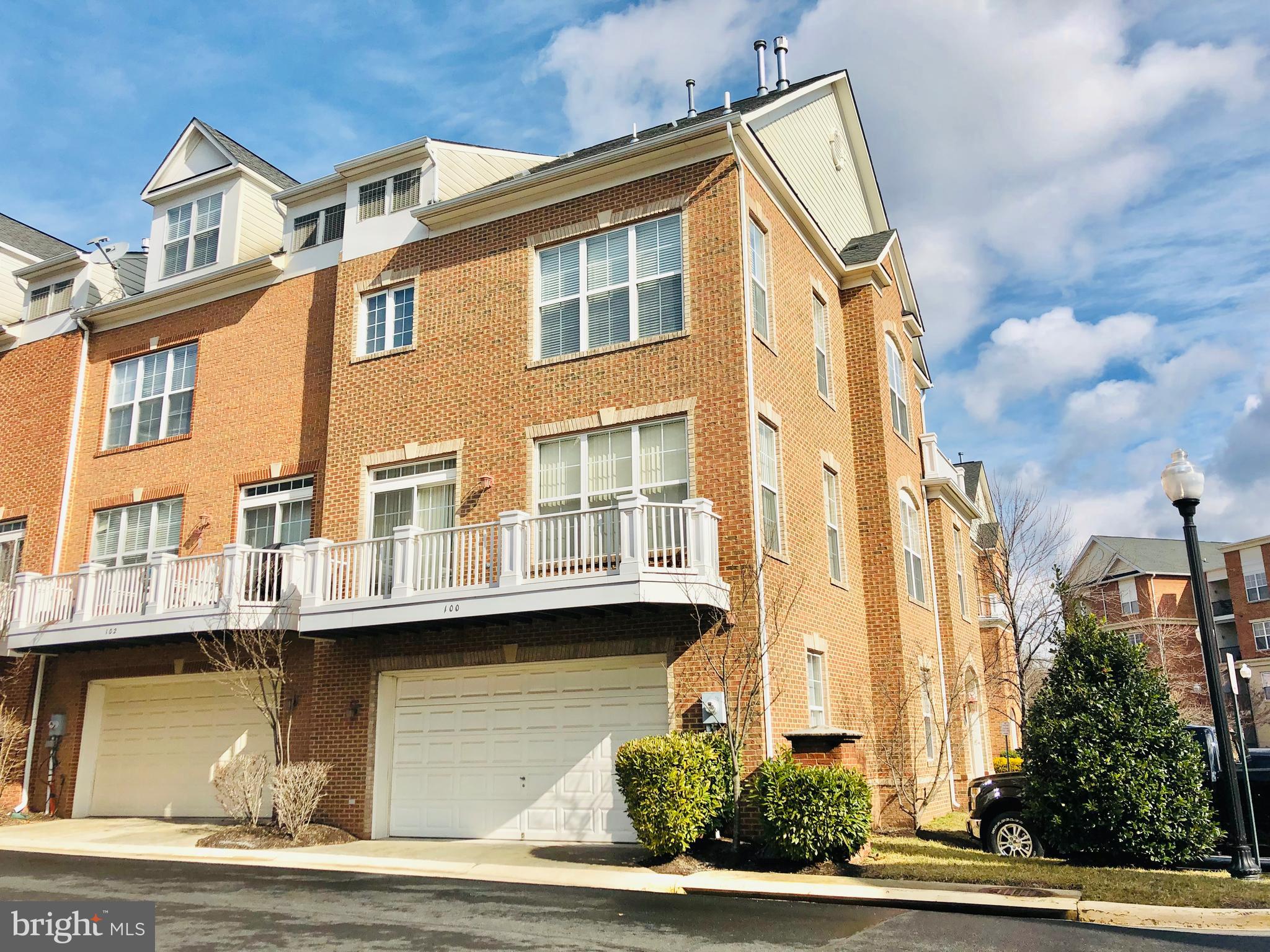 FORTNIGHTLY SQUARE - Residential