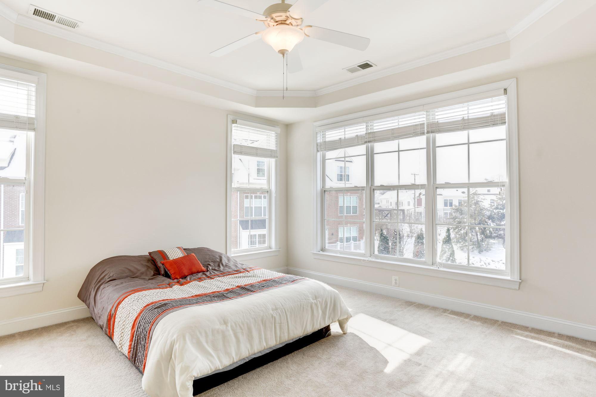 FORTNIGHTLY SQUARE - Residential