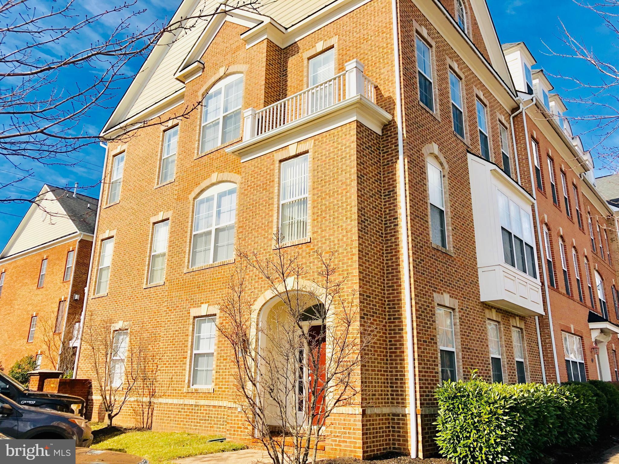 FORTNIGHTLY SQUARE - Residential