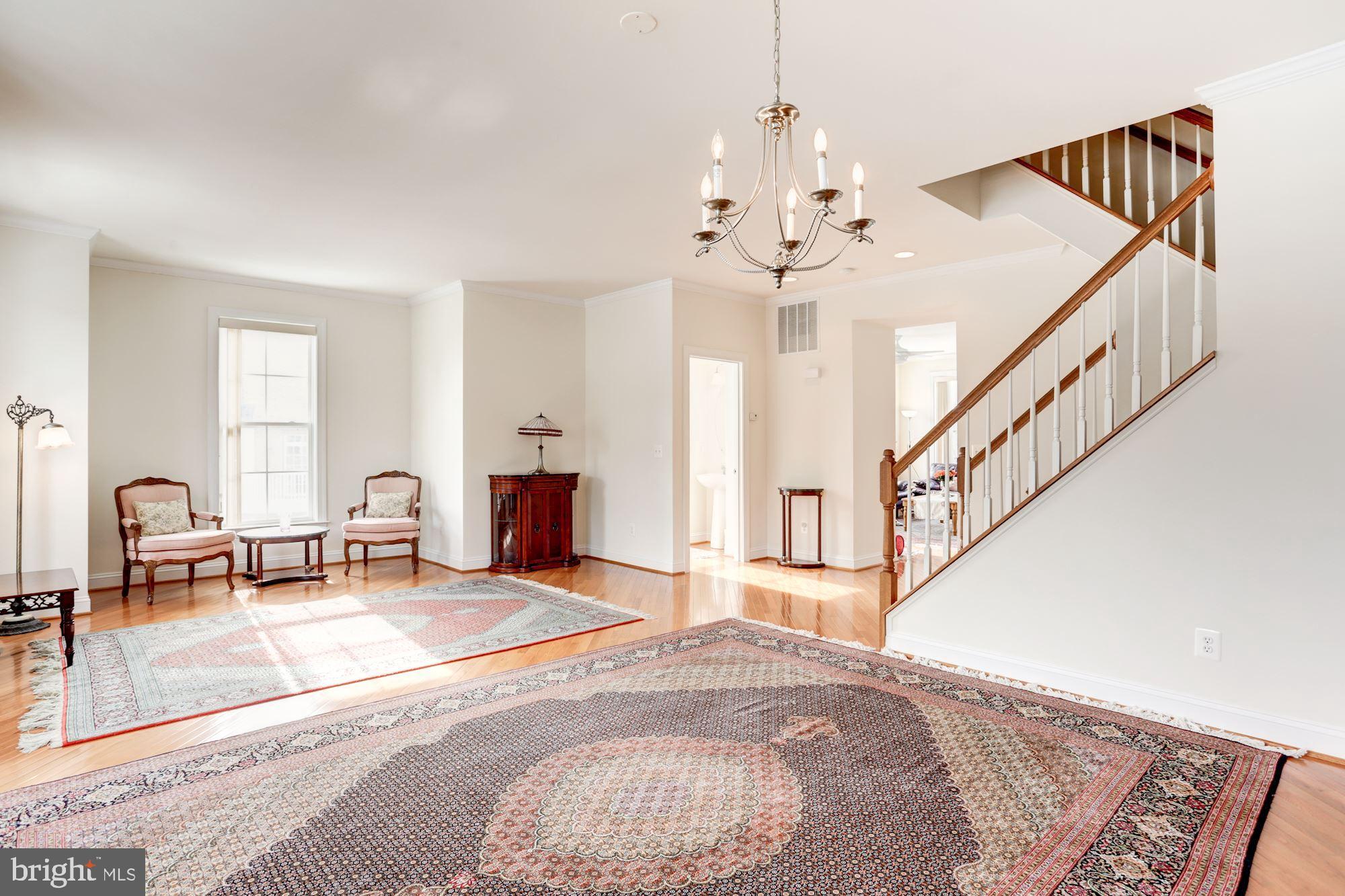 FORTNIGHTLY SQUARE - Residential