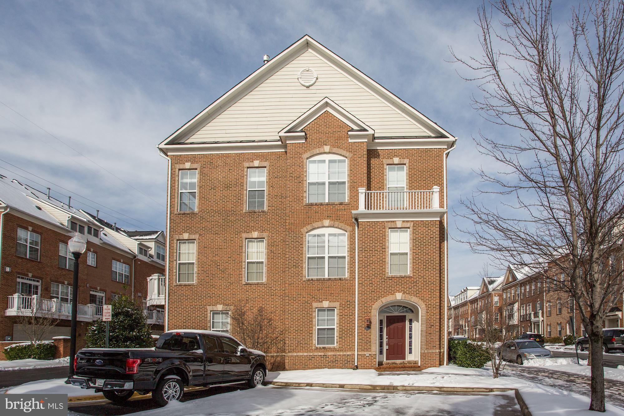 FORTNIGHTLY SQUARE - Residential