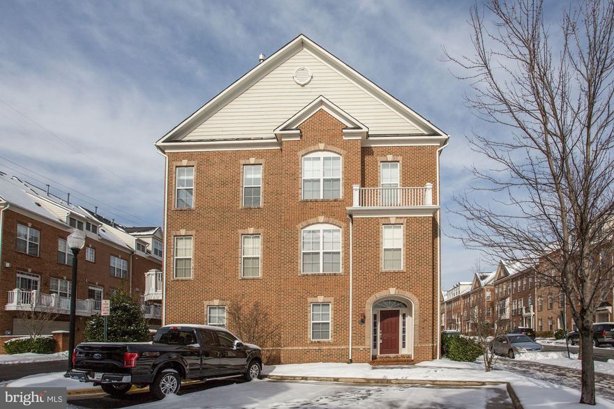 Spacious end unit townhouse in charming Downtown Herndon, right off the W&OD Trail. Fortnightly square is a quiet, newer, and very well maintained neighborhood with shops, schools, restaurants and nightlife just a 5 minute walk away. This townhouse is very well maintained,  spacious and gets tons of sunlight. Also featuring gleaming hardwood floors, tall ceilings, carpeted bedrooms, gas fireplace, ceiling fans in all bedrooms, mostly newer appliances, fresh paint throughout, and an exceptional master suite & huge walk-in closet. Ground/entry level includes a large 2 car garage, additional living area and a half bathroom. Spacious and open main floor featuring 2 large living/family rooms, eat in kitchen, half bath, and a formal dining area. Come see this beautiful move in ready home in the heart of Downtown Herndon! Off center street between Elden and Park Ave across from the Herndon Library. Front door is legitimately a 30 second walk to the W&OD trail! Seller willing to help with closing costs if needed.