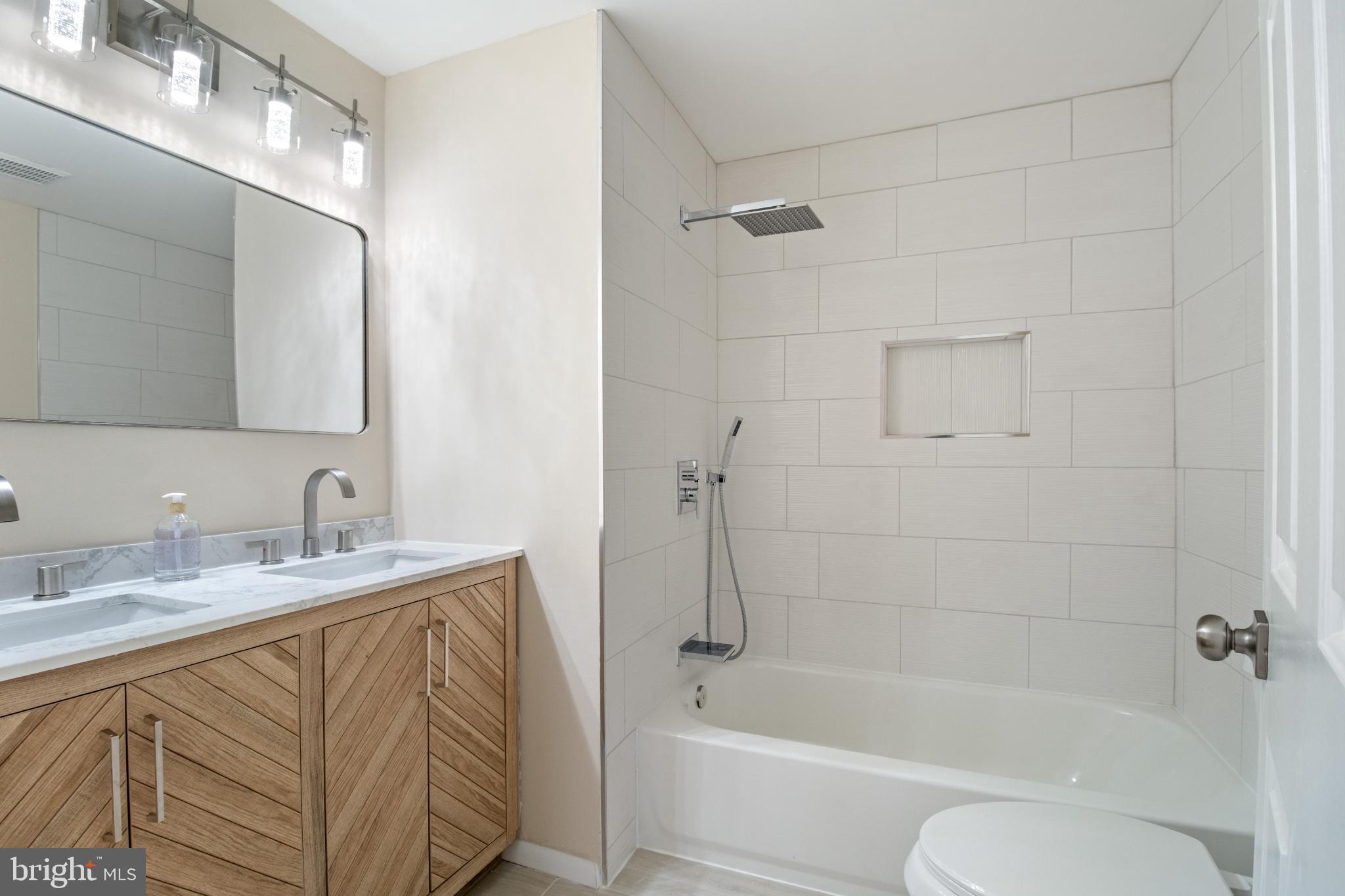 OAK SPRINGS - Residential