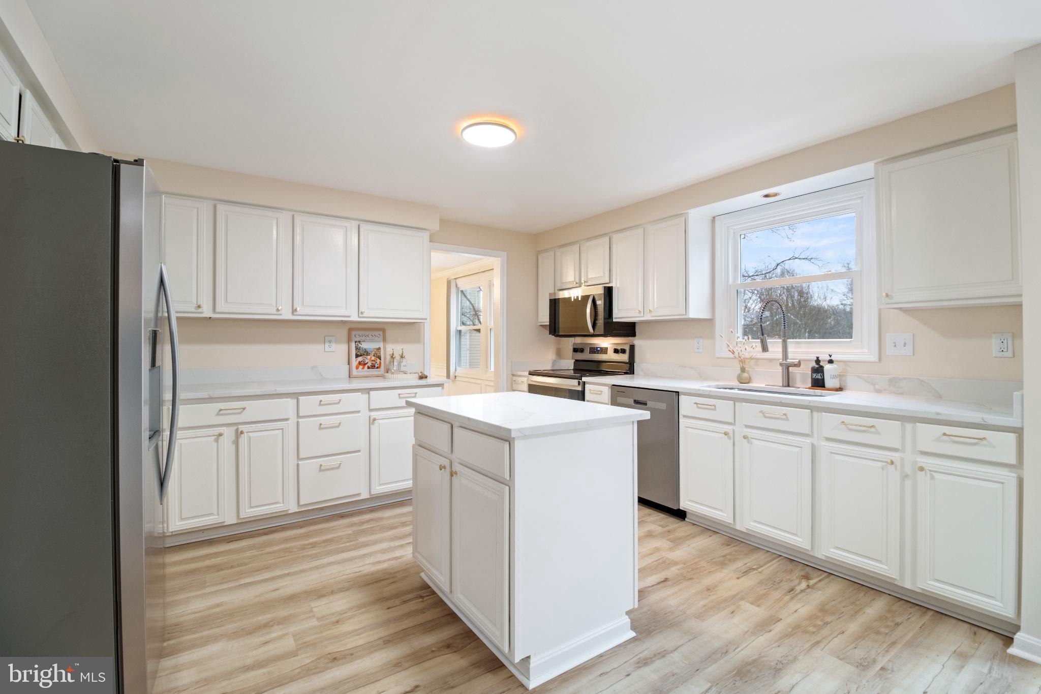 OAK SPRINGS - Residential