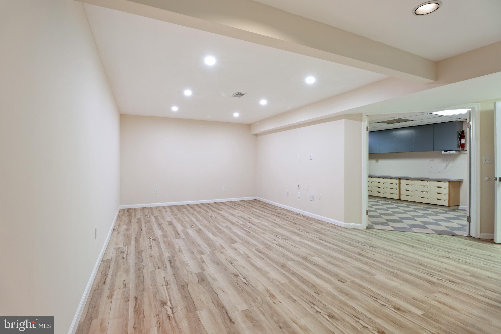 OAK SPRINGS - Residential