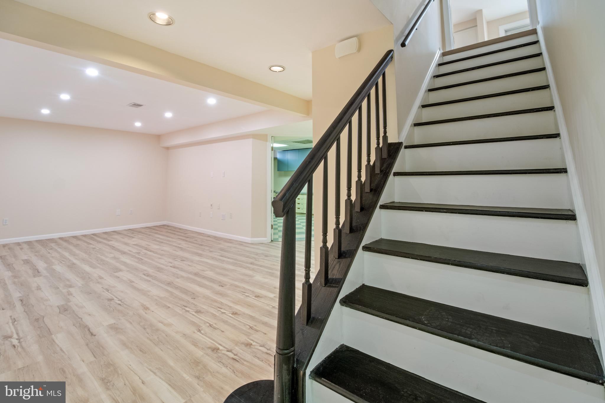 OAK SPRINGS - Residential