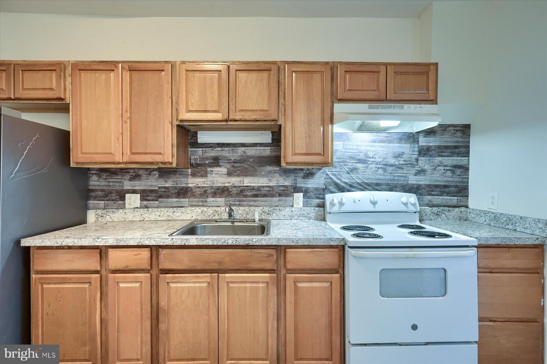 SUMMIT TERRACE - Residential