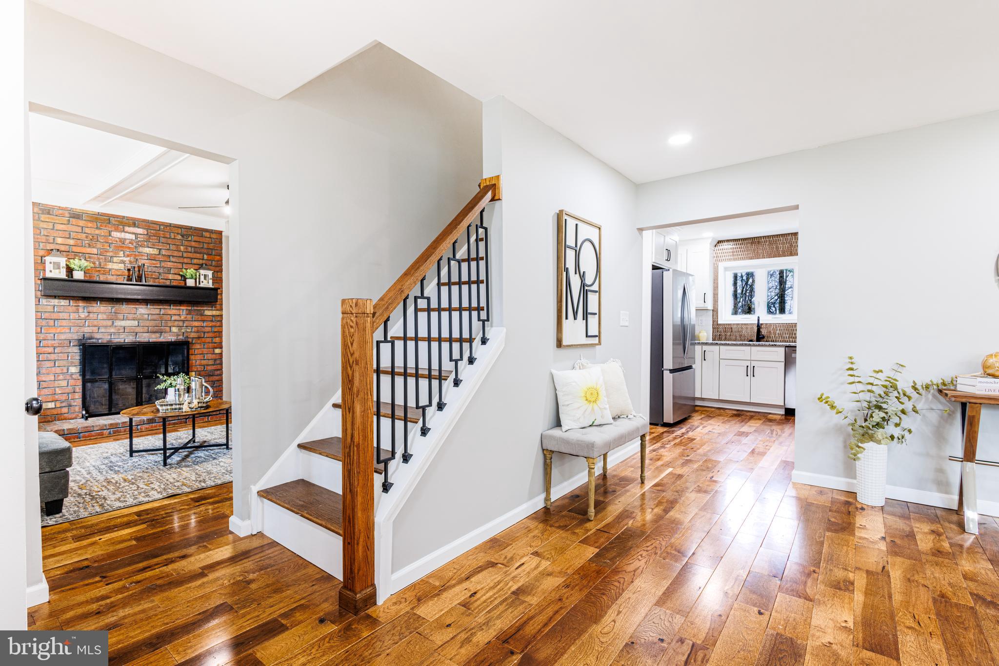 2320 LIGHTHOUSE LANE