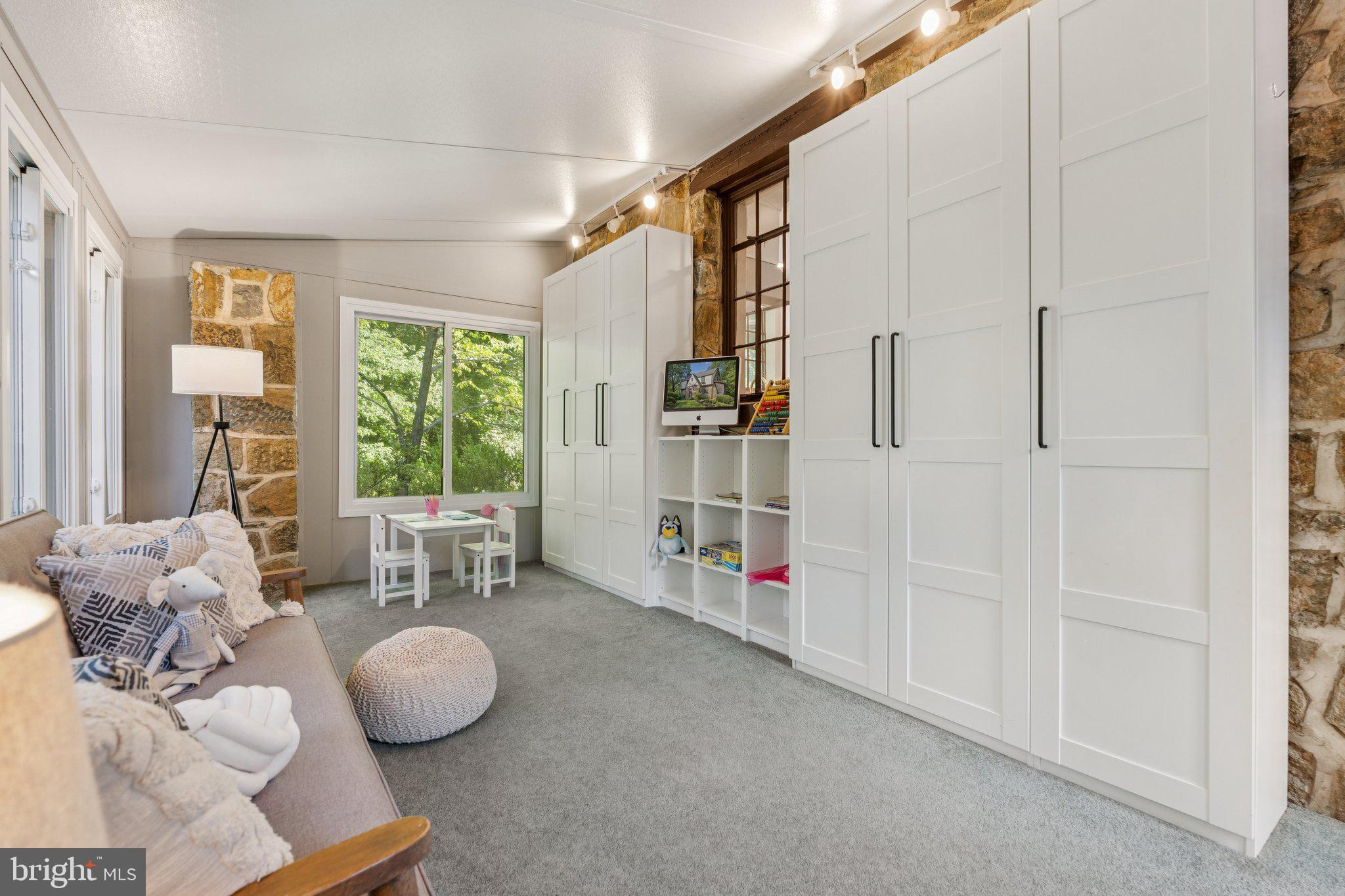 WOODHAVEN - Residential