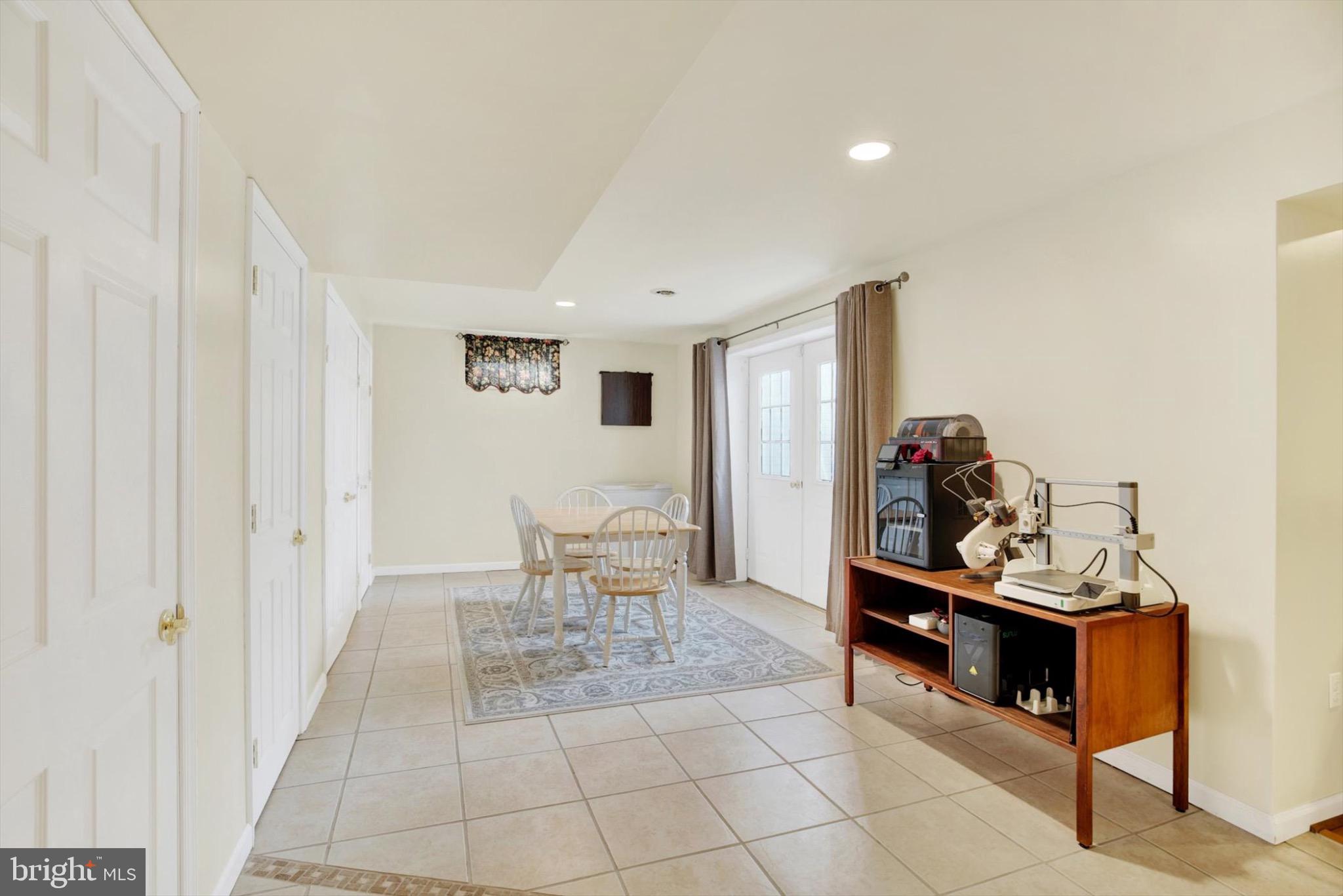 GREEN HILL MANOR - Residential