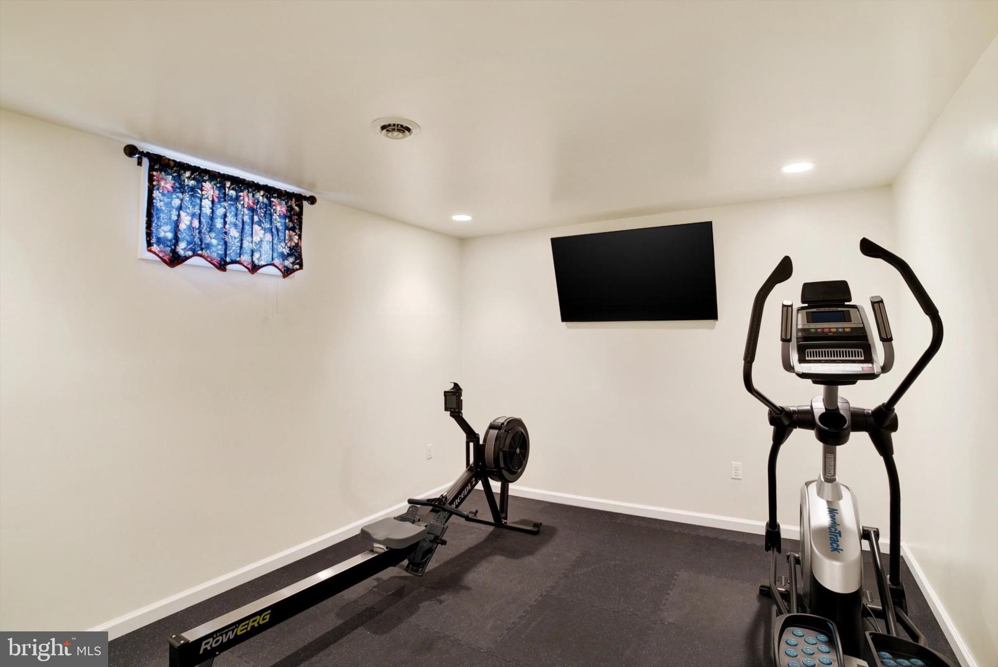 GREEN HILL MANOR - Residential