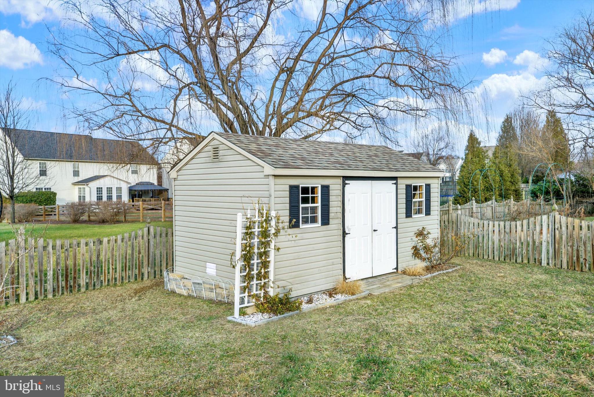 GREEN HILL MANOR - Residential