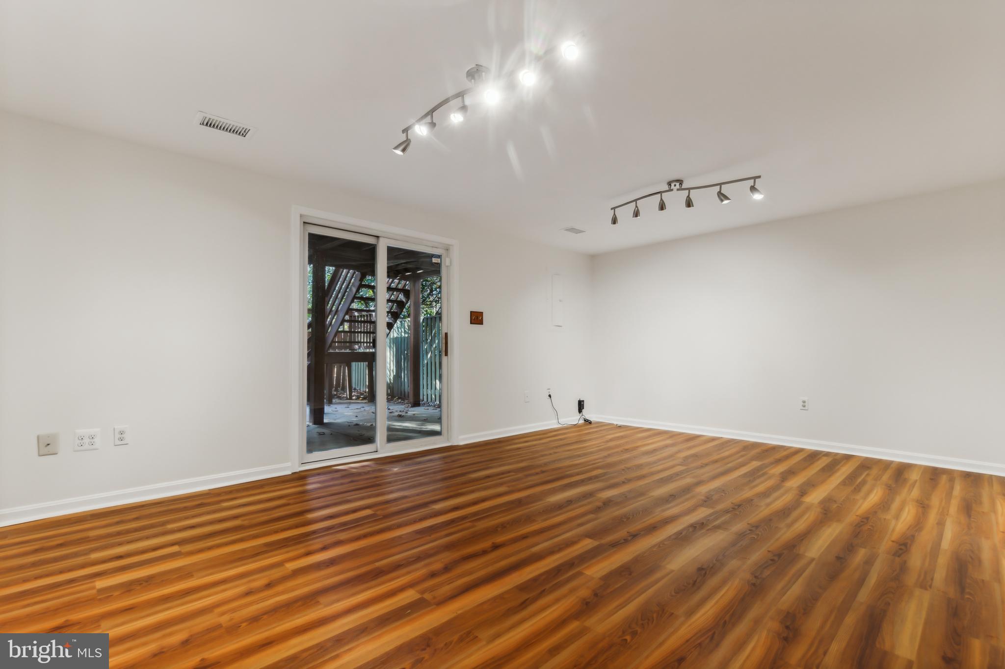 RUNNYMEADE - Residential