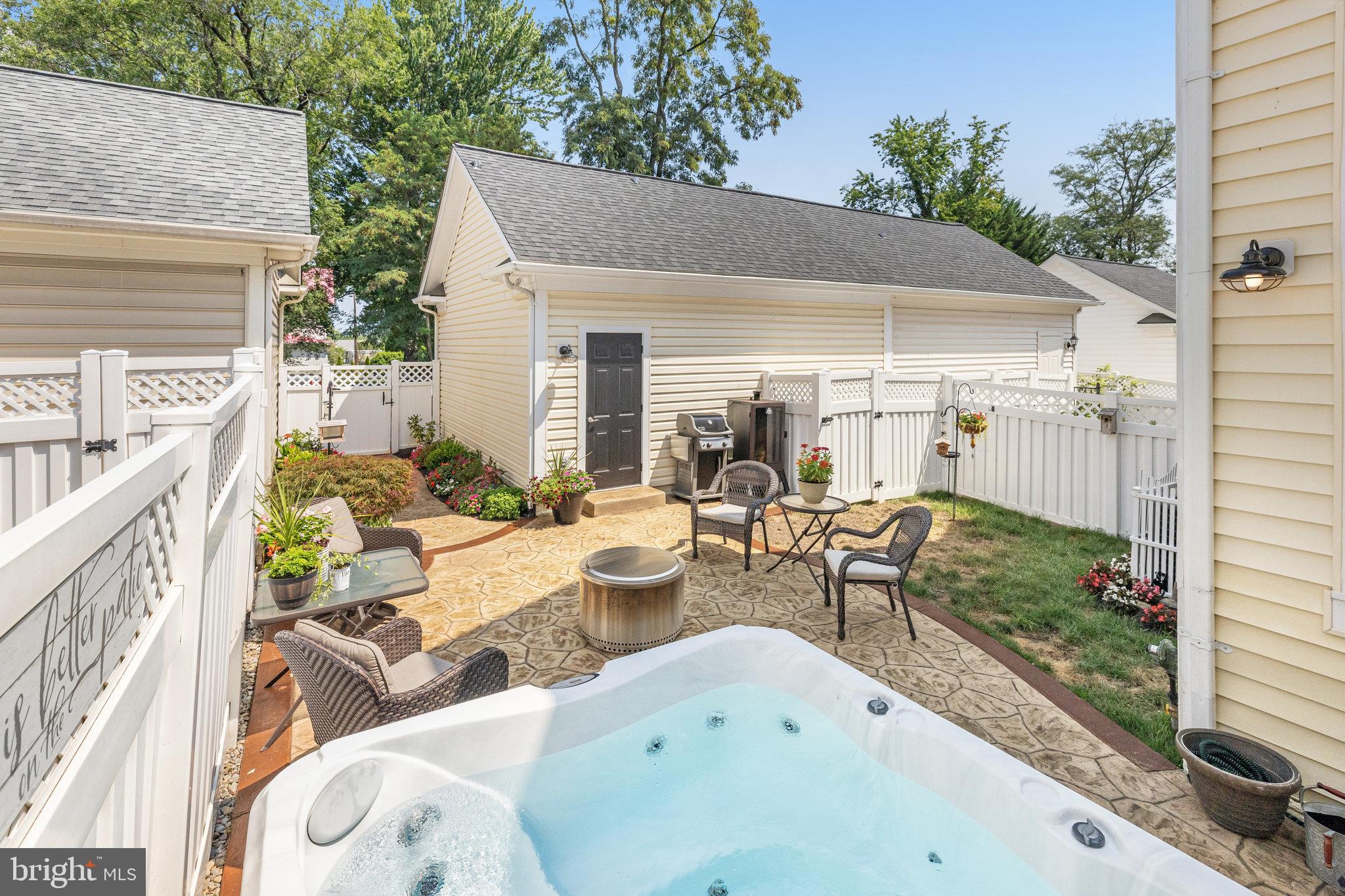 CORTLAND SQUARE - Residential