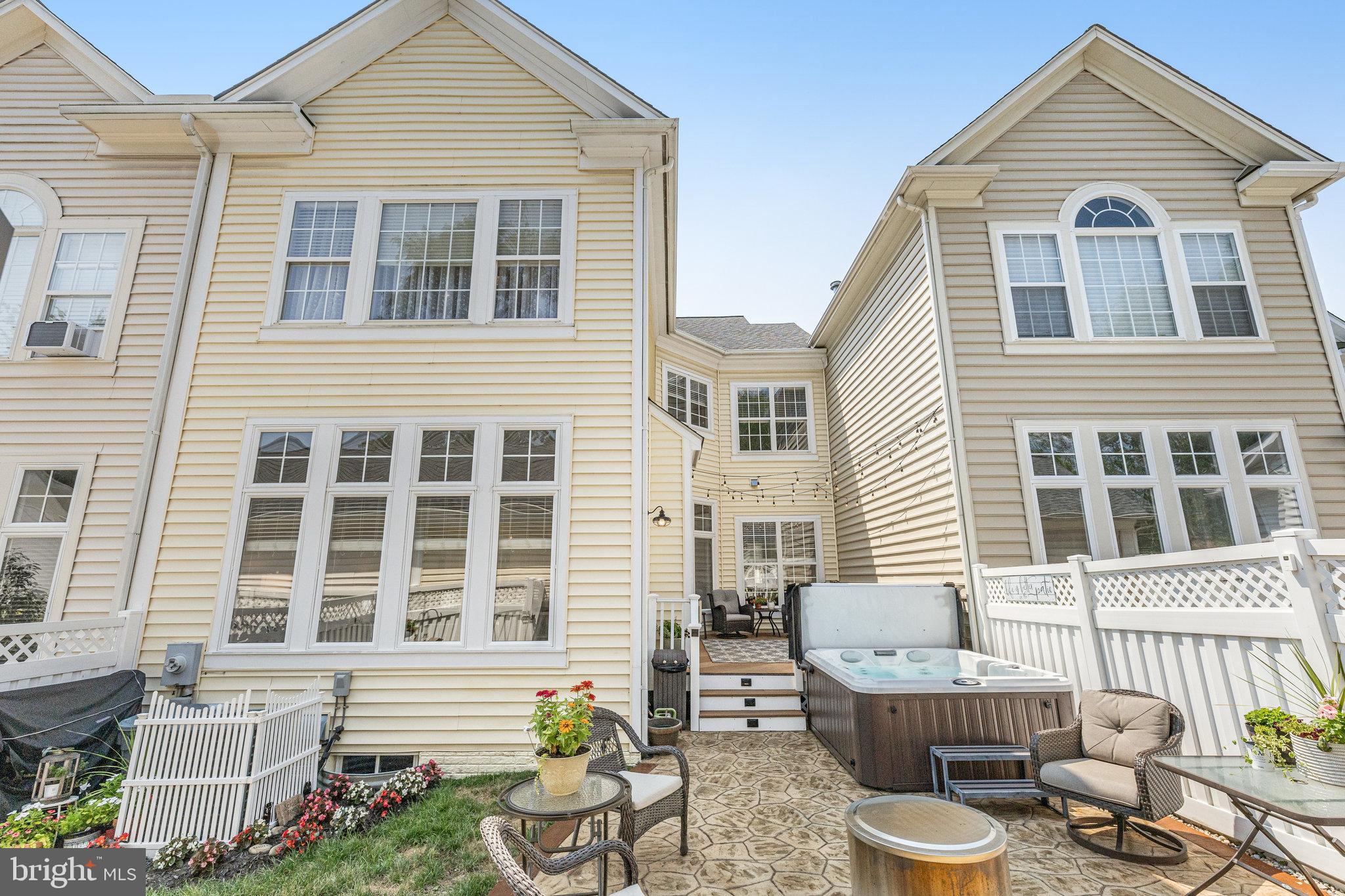 CORTLAND SQUARE - Residential