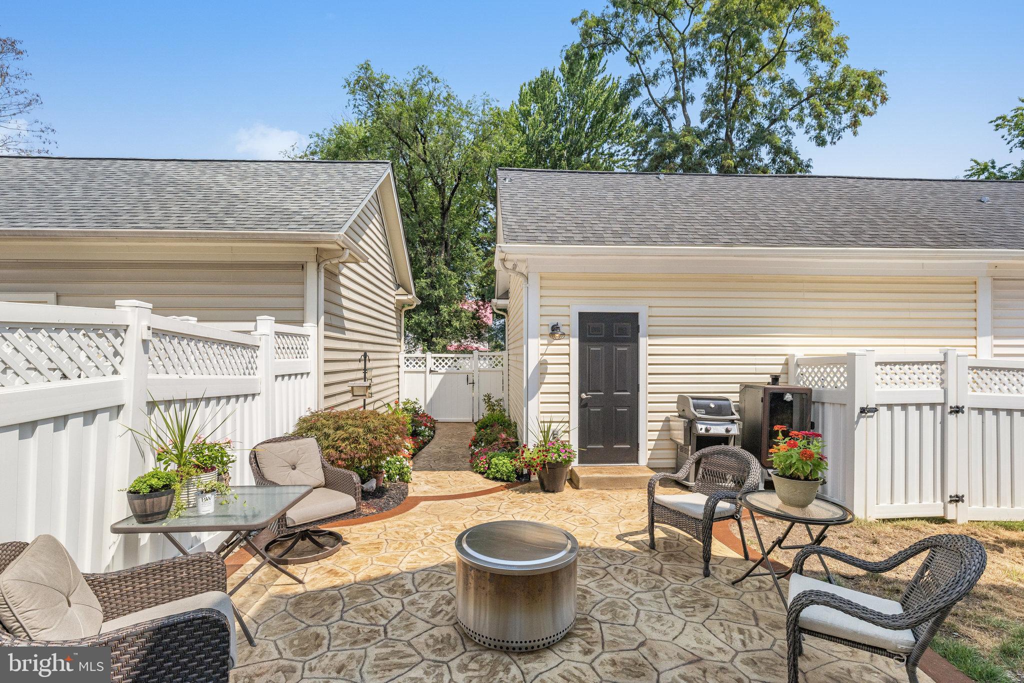 CORTLAND SQUARE - Residential