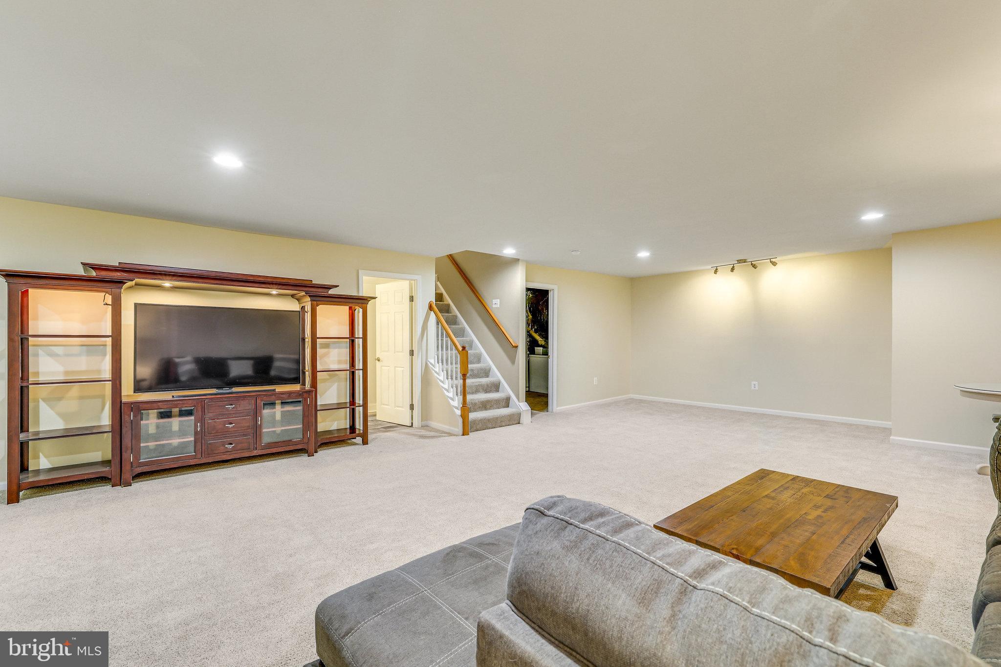 CORTLAND SQUARE - Residential