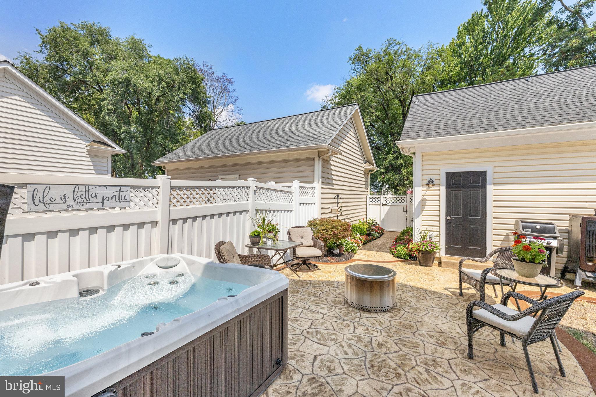 CORTLAND SQUARE - Residential