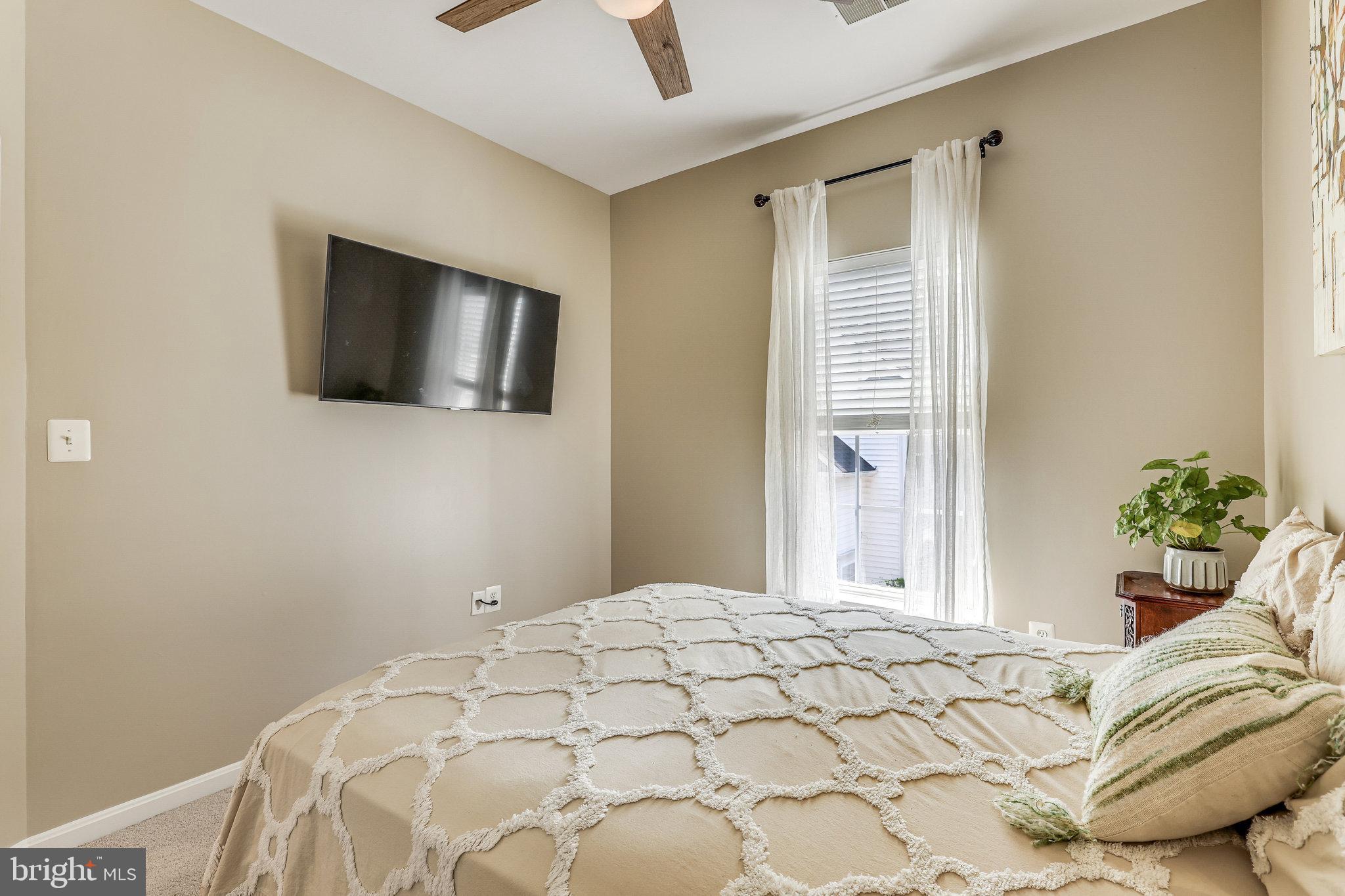 CORTLAND SQUARE - Residential