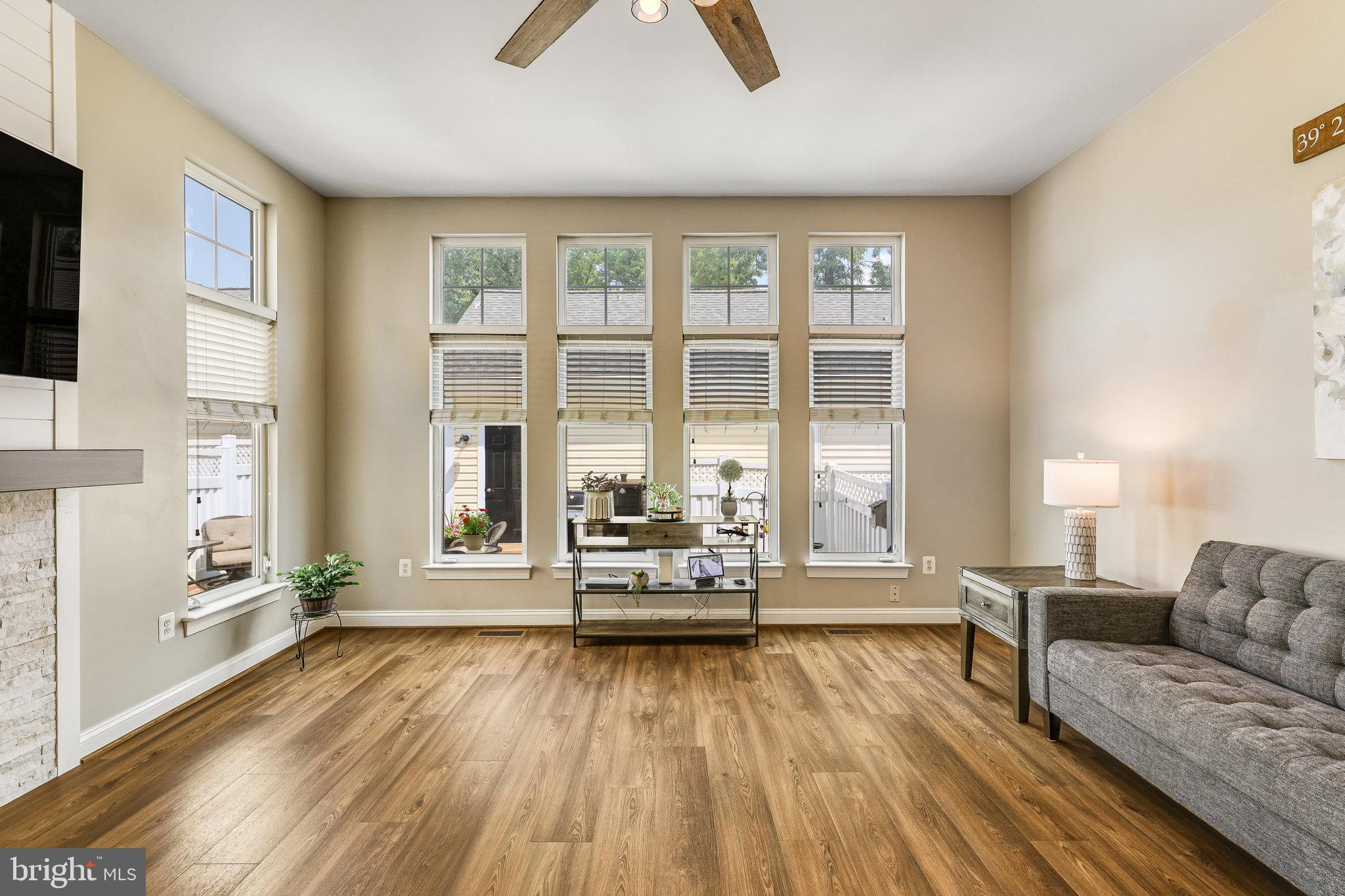 CORTLAND SQUARE - Residential