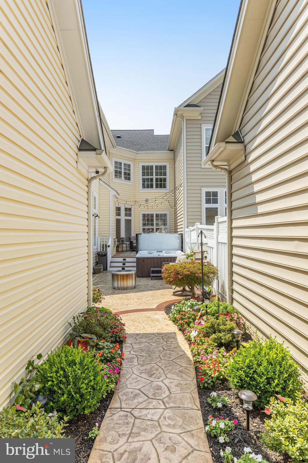 CORTLAND SQUARE - Residential