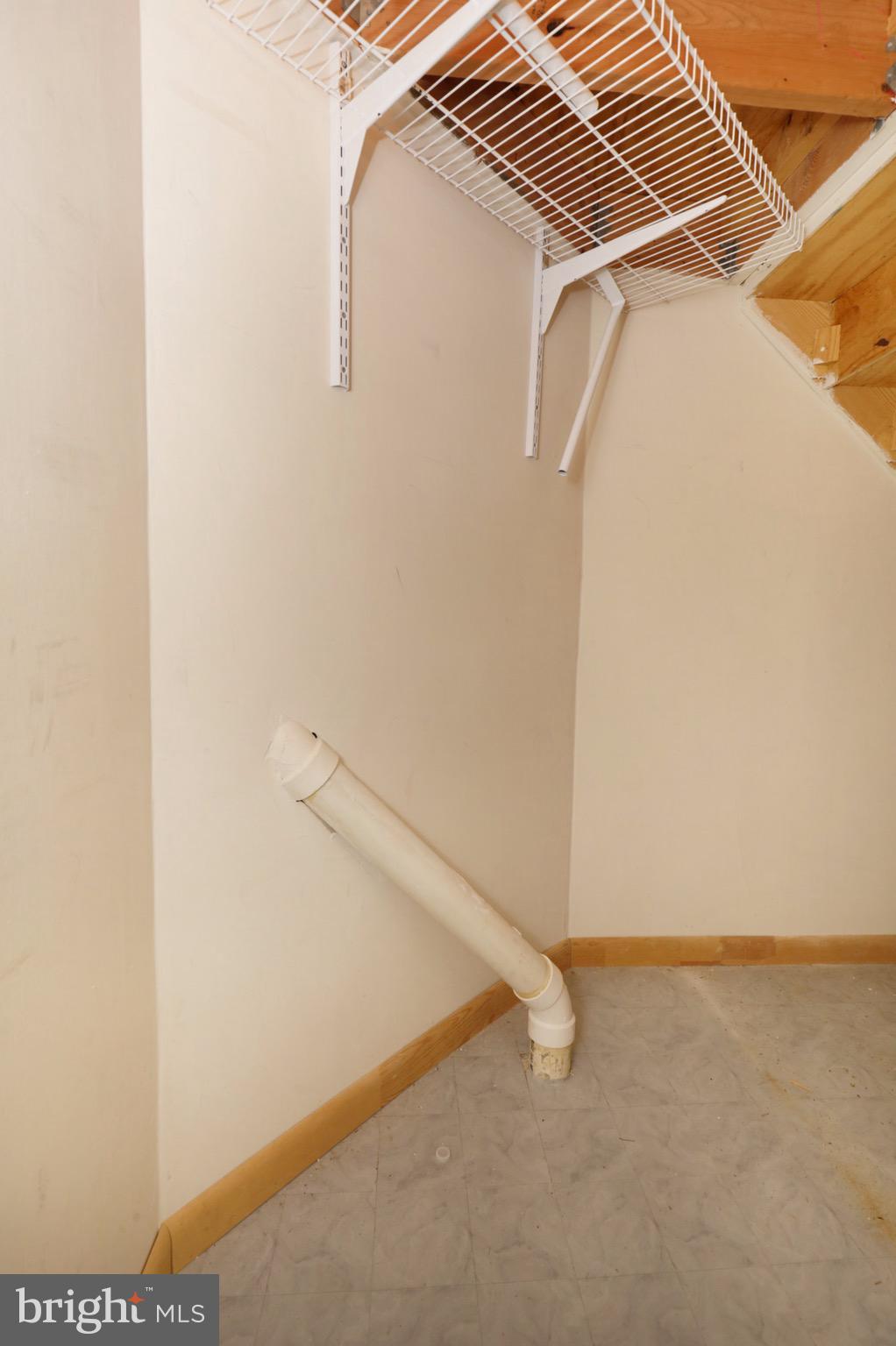 HEATHER KNOLL - Residential Lease