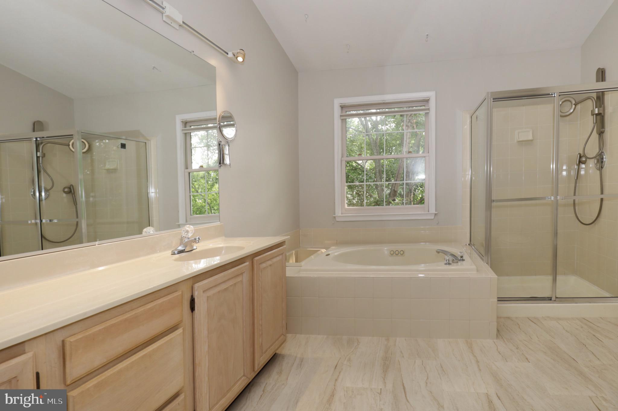 HEATHER KNOLL - Residential Lease