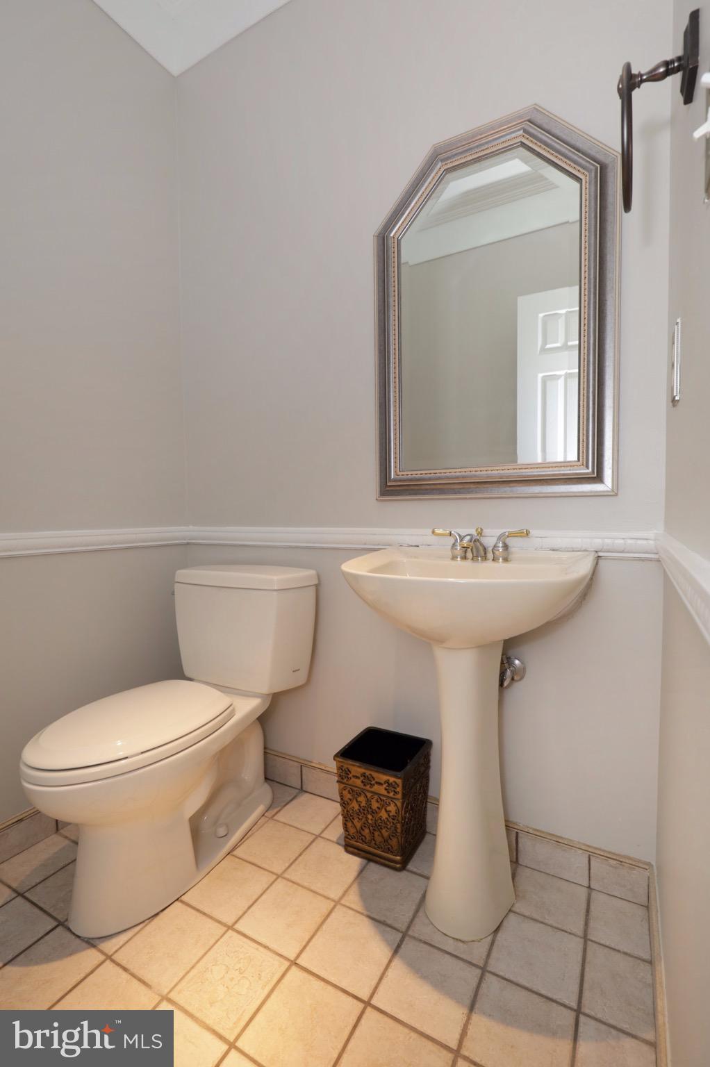 HEATHER KNOLL - Residential Lease