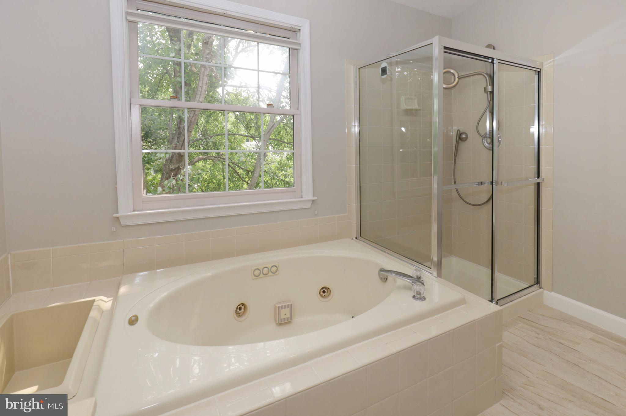 HEATHER KNOLL - Residential Lease